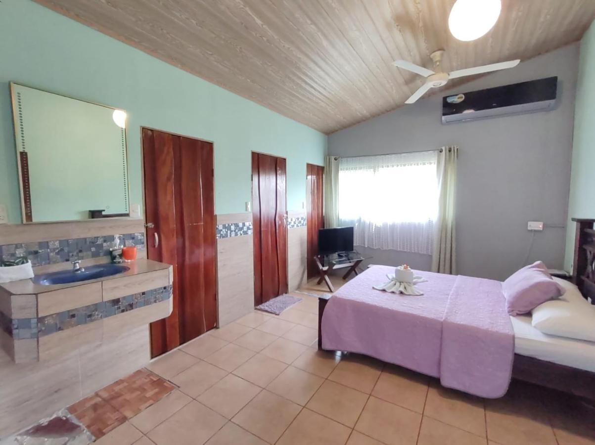 The Corner Airbnb Puerto Jiménez 외부 사진